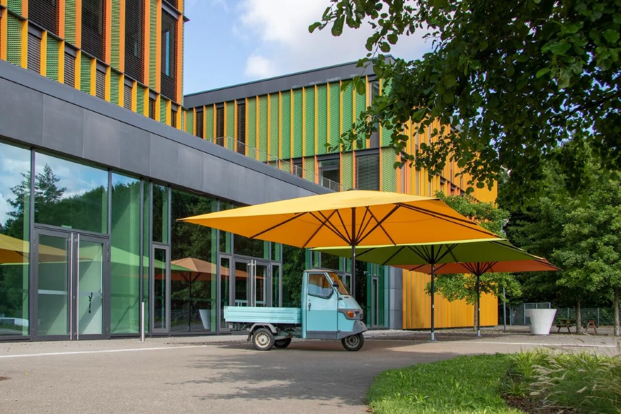 Schattello - 150x300 / exzentrisch / MayTex-Poly / weinrot / ohne Volant / RAL 7016 anthrazitgrau Feinstruktur